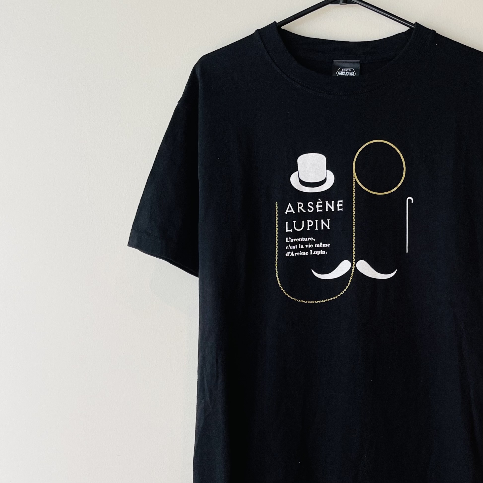 モーリス・ルブランの世界を纏う──アルセーヌ・ルパンTシャツ登場！